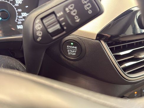 Used 2022 Ford Escape SE FWD image 22
