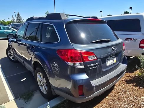 Used 2013 Subaru Outback 2.5i Premium w/ Popular Pkg 1B AWD/4WD image 3