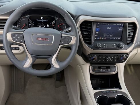 Used 2023 GMC Acadia Denali w/ Denali Ultimate Package image 11