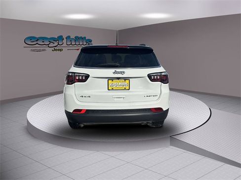 Certified 2022 Jeep Compass Limited w/ Sun and Sound Group image 4