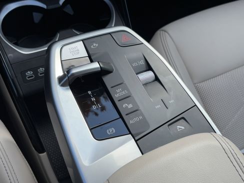 Certified 2025 BMW X1 xDrive28i w/ Technology Package image 26