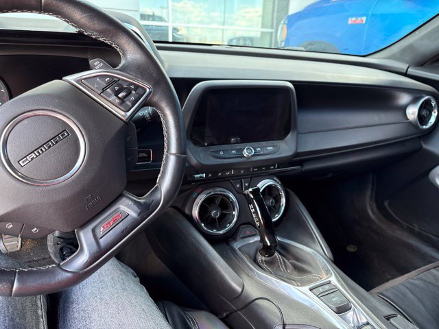 Used 2018 Chevrolet Camaro SS RWD image 6