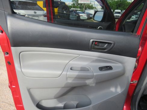 Used 2015 Toyota Tacoma Double Cab V6 6MT 4WD w/ TRD Off-Road Package image 17