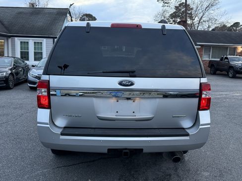 Used 2017 Ford Expedition Limited w/ Equipment Group 301A AWD/4WD image 8