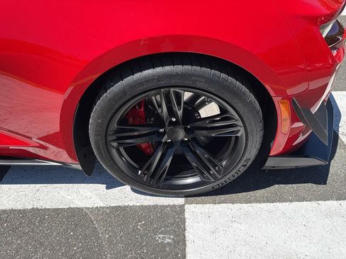 Used 2021 Chevrolet Camaro ZL1 RWD image 18