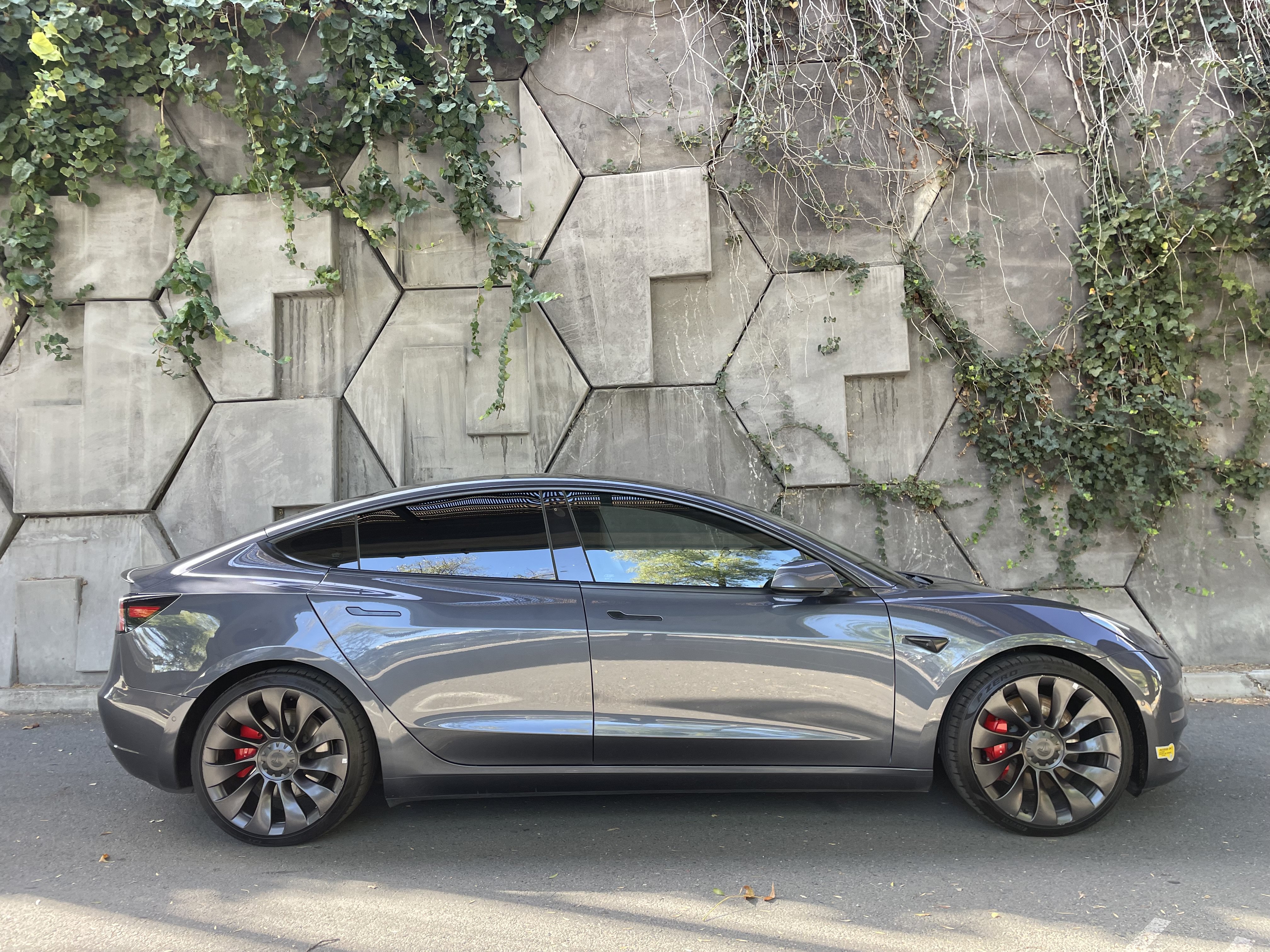 Used 2022 Tesla Model 3 Performance AWD/4WD image 2