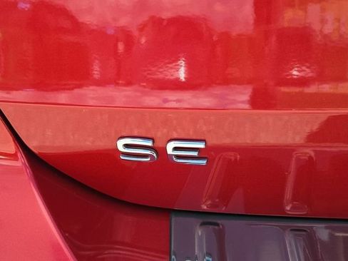Certified 2022 Volkswagen Taos SE w/ IQ.Drive SE Package FWD image 18