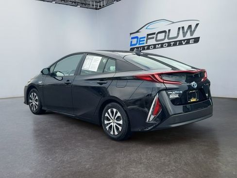 Used 2022 Toyota Prius Prime LE image 5