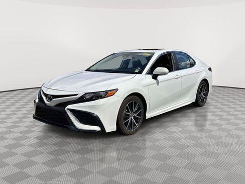 Used 2024 Toyota Camry SE FWD image 7