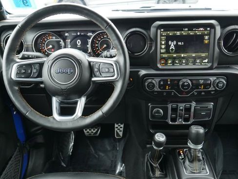 Used 2022 Jeep Wrangler Unlimited Sahara image 16