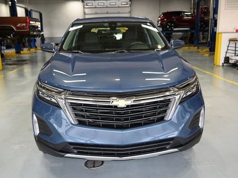 Used 2024 Chevrolet Equinox LT image 2