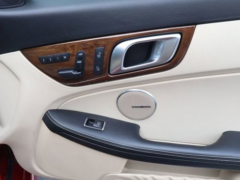 Used 2016 Mercedes-Benz SLK 300 image 37