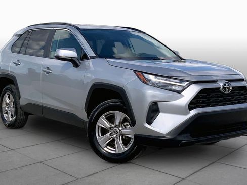 Used 2024 Toyota RAV4 XLE FWD image 3