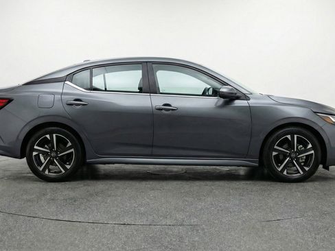 Used 2025 Nissan Sentra SV FWD image 11