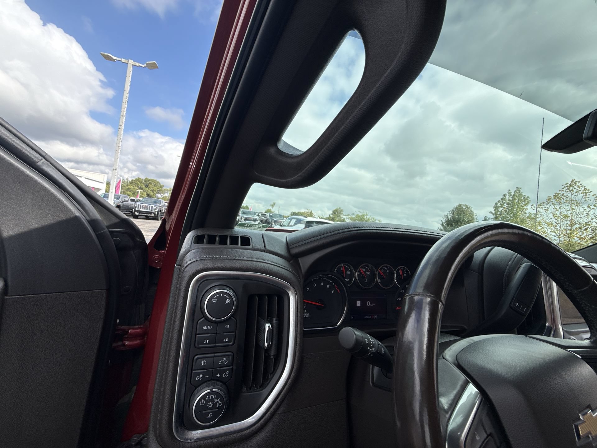 Certified 2019 Chevrolet Silverado 1500 LTZ AWD/4WD image 24