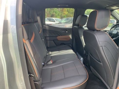 New 2025 GMC Canyon AT4 w/ Nightfall Edition image 27