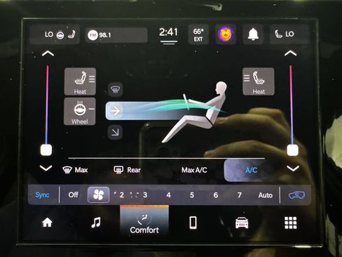 Used 2025 Jeep Grand Cherokee Altitude image 36