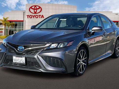 Used 2022 Toyota Camry SE image 11