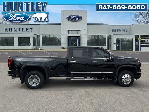 Used 2024 Chevrolet Silverado 3500 High Country w/ High Country Premium Package image 5