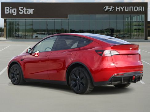 Used 2024 Tesla Model Y Long Range image 3