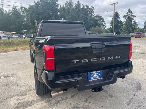 Used 2025 Toyota Tacoma SR5 RWD image 44