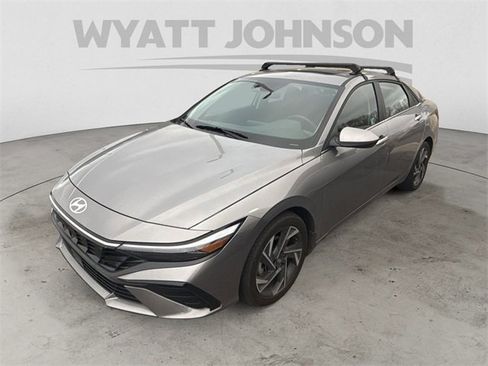 Used 2024 Hyundai Elantra SEL w/ Convenience Package image 1