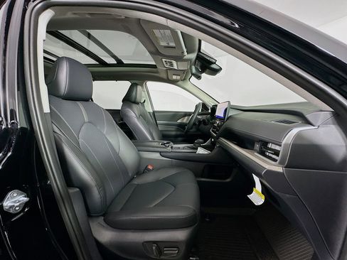 New 2026 Toyota Grand Highlander AWD image 30