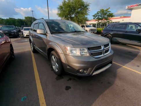 Used 2012 Dodge Journey SXT FWD image 3