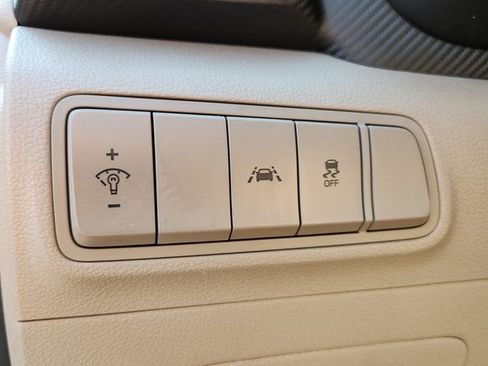 Used 2019 Hyundai Tucson SE image 21