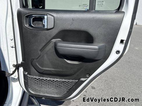 Used 2023 Jeep Wrangler Sport S image 19