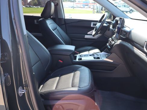 Used 2024 Ford Explorer Limited w/ Limited Technology Package AWD/4WD image 14
