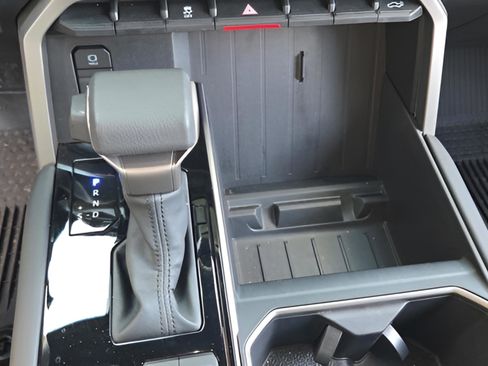 Used 2025 Toyota Tundra Limited image 26