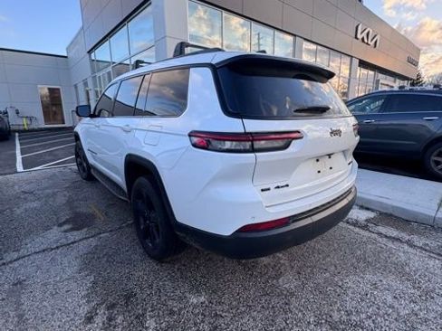 Used 2023 Jeep Grand Cherokee L Limited w/ Black Appearance Package image 4