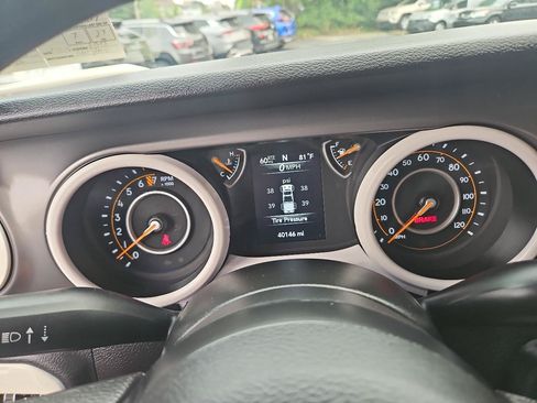 Used 2021 Jeep Gladiator Sport AWD/4WD image 28