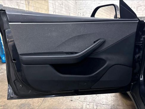 Used 2024 Tesla Model 3 Standard Range RWD image 25