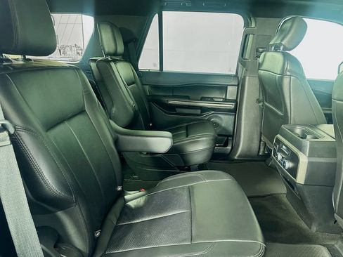 Used 2020 Ford Expedition XLT w/ Equipment Group 201A AWD/4WD image 25