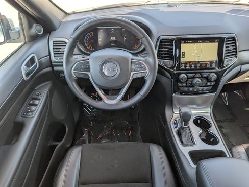 Used 2021 Jeep Grand Cherokee Laredo X AWD/4WD image 18