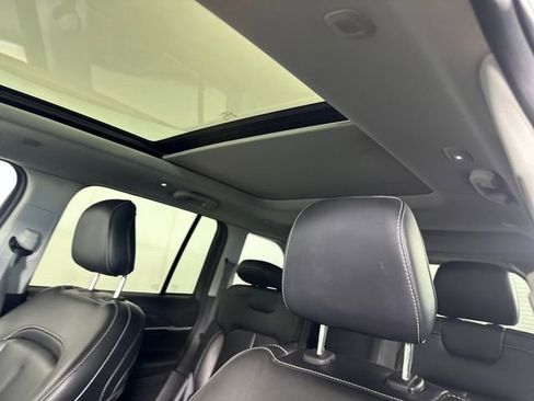 Used 2023 Jeep Grand Cherokee 4WD 4xe image 12