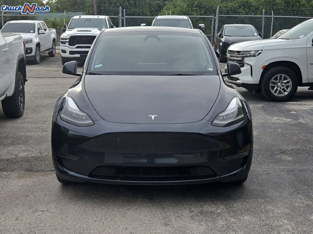 Used 2024 Tesla Model Y 2WD image 2
