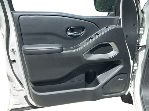 Used 2025 Nissan Frontier SL RWD image 10