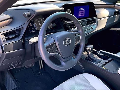 Used 2024 Lexus ES 350 w/ Premium Package image 17
