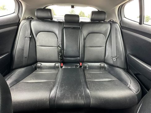 Used 2018 Kia Stinger RWD image 16
