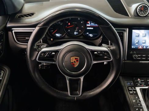 Used 2018 Porsche Macan AWD/4WD image 12