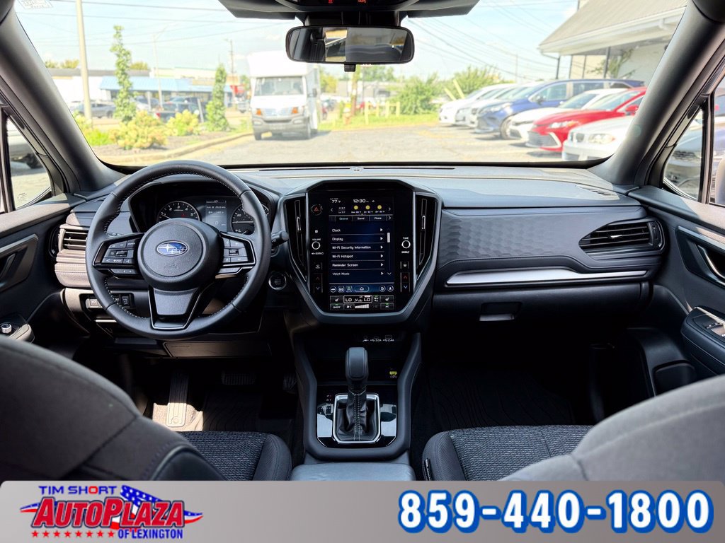 Used 2025 Subaru Forester Premium AWD/4WD image 12