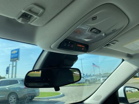 Used 2023 Chevrolet TrailBlazer LT image 37