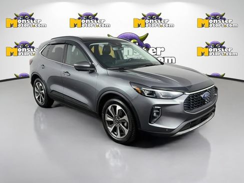 Used 2023 Ford Escape Platinum w/ Class II Trailer Tow Package AWD/4WD image 3