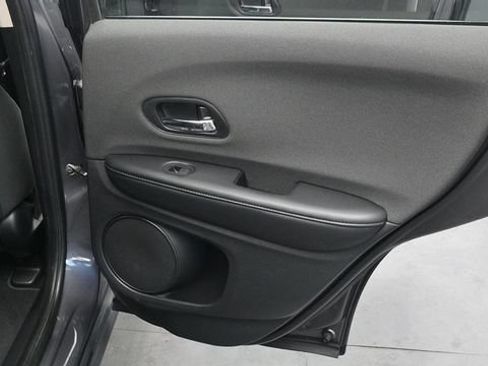 Used 2019 Honda HR-V LX image 12