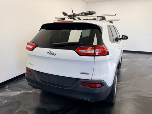 Used 2014 Jeep Cherokee Latitude w/ Cold Weather Group AWD/4WD image 5