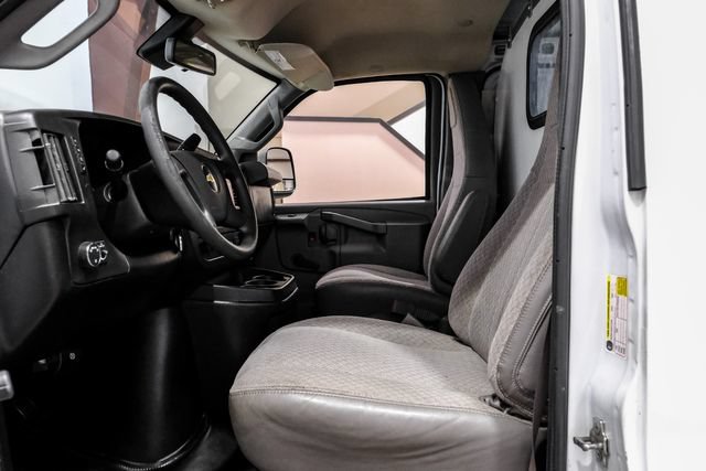 Used 2020 Chevrolet Express 2500 RWD image 4