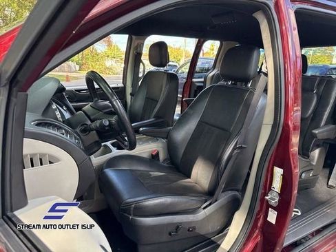 Used 2019 Dodge Grand Caravan SXT image 42